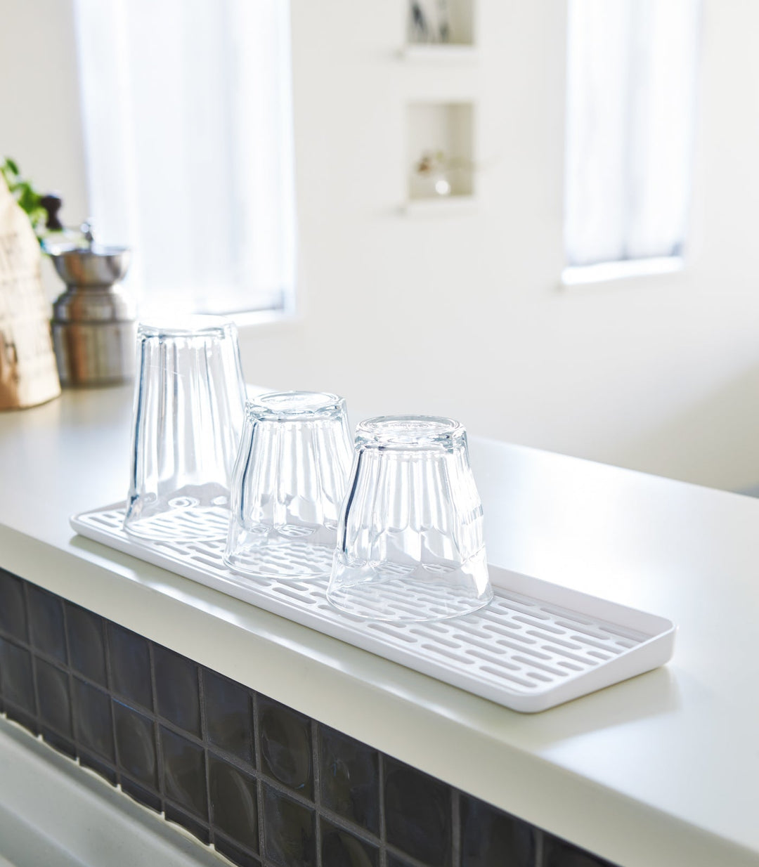 Lisslune | Narrow Sink Draining Area