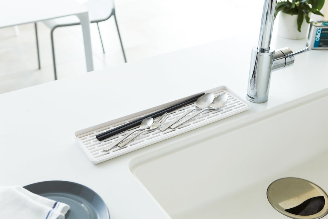 Lisslune | Narrow Sink Draining Area