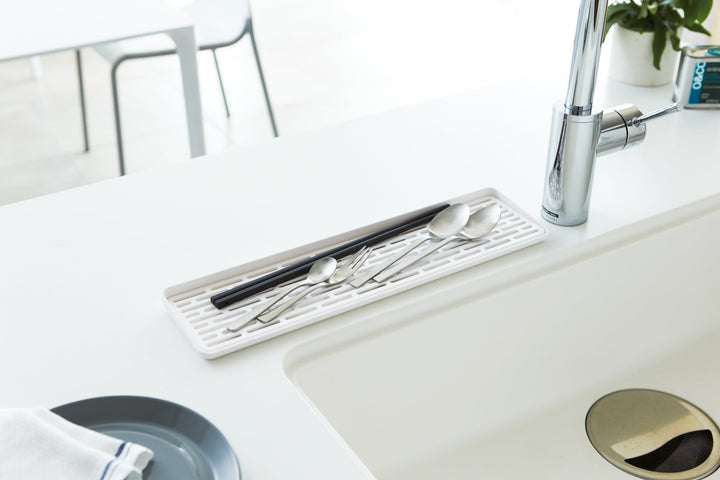 Lisslune | Narrow Sink Draining Area