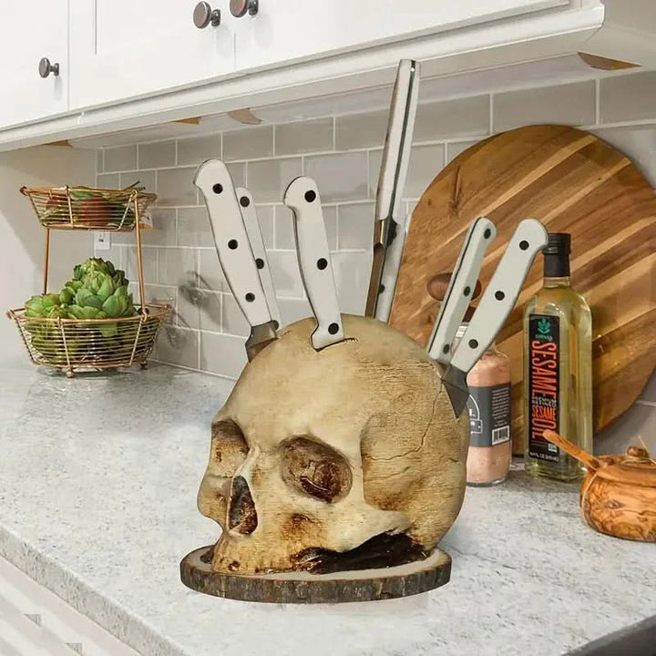 Lisslune | SUTURA - Gothic Skull Knife Holder