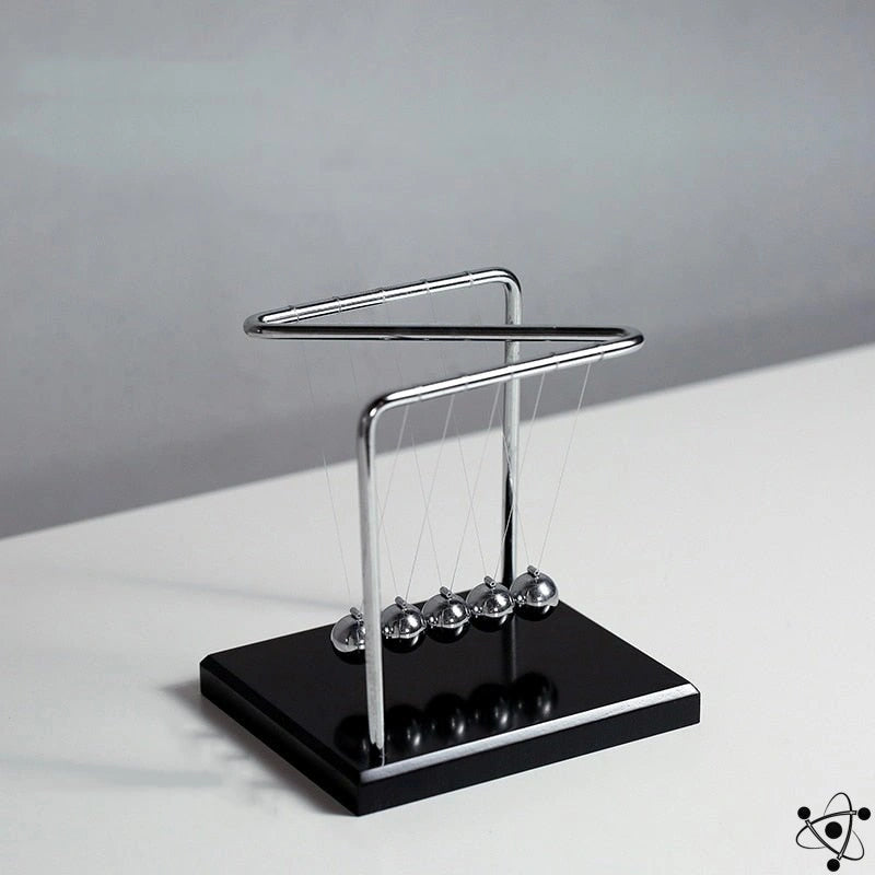Lisslune | Newton's Pendulum Shape Z
