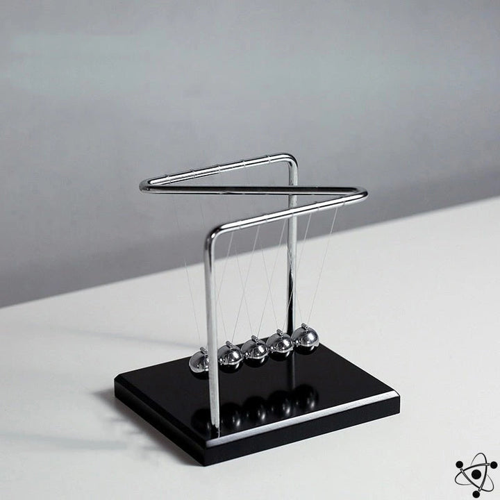Lisslune | Newton's Pendulum Shape Z