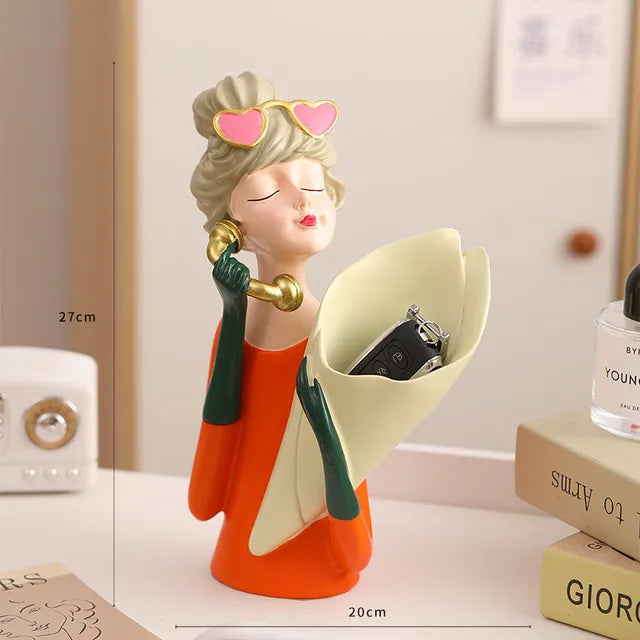 Lisslune | FloralFinesse - Girl Vase Decor