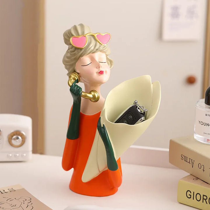 Lisslune | FloralFinesse - Girl Vase Decor