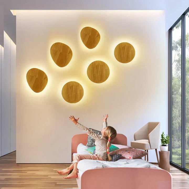Lisslune | LuxeRadiant – Scandinavian Wooden Wall Lamp