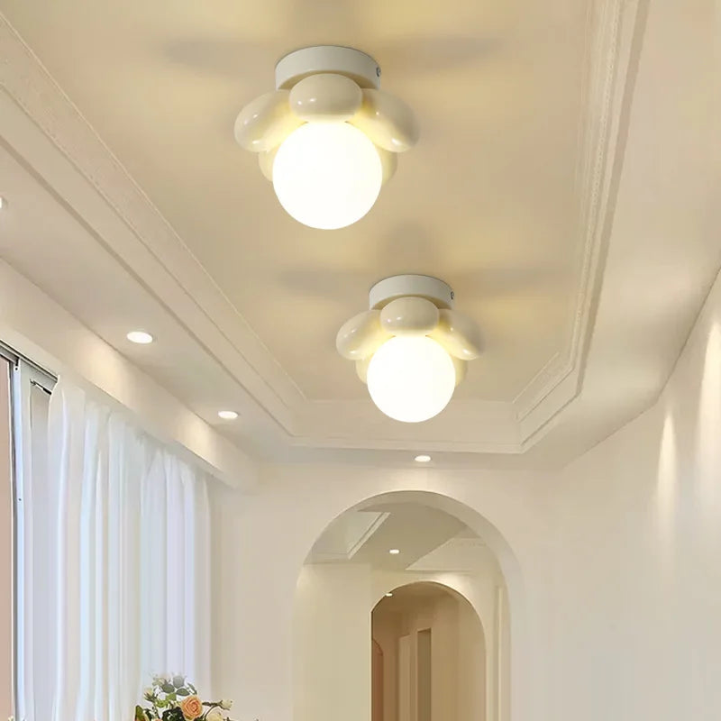 Lisslune | BloomGlow – Modern floral ceiling lamp with glass ball