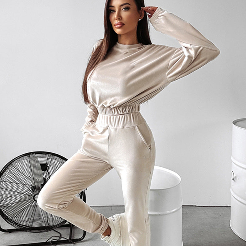 Women's sporty loungewear set with cropped top and elastic pants Lisslune