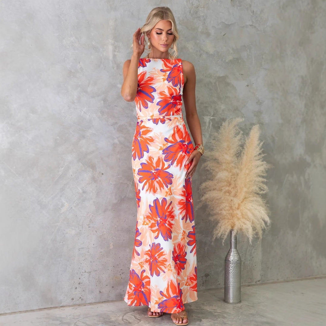 Ladies maxi dress with modern floral design and elegant cut Lune London