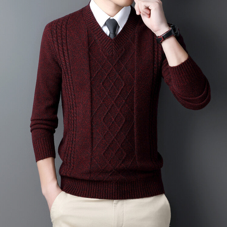 Men's V-Neck Sweater in Modern Cable Pattern Lisslune