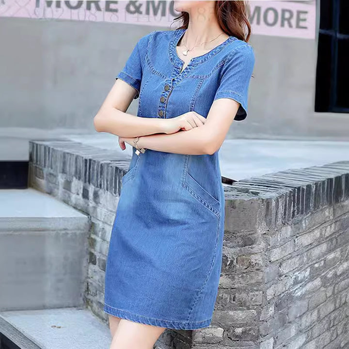 Women's denim dress in a casual cut with button details and practical pockets Lisslune