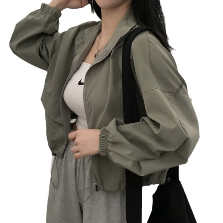 Women's cropped jacket with elastic cuffs and casual fit
