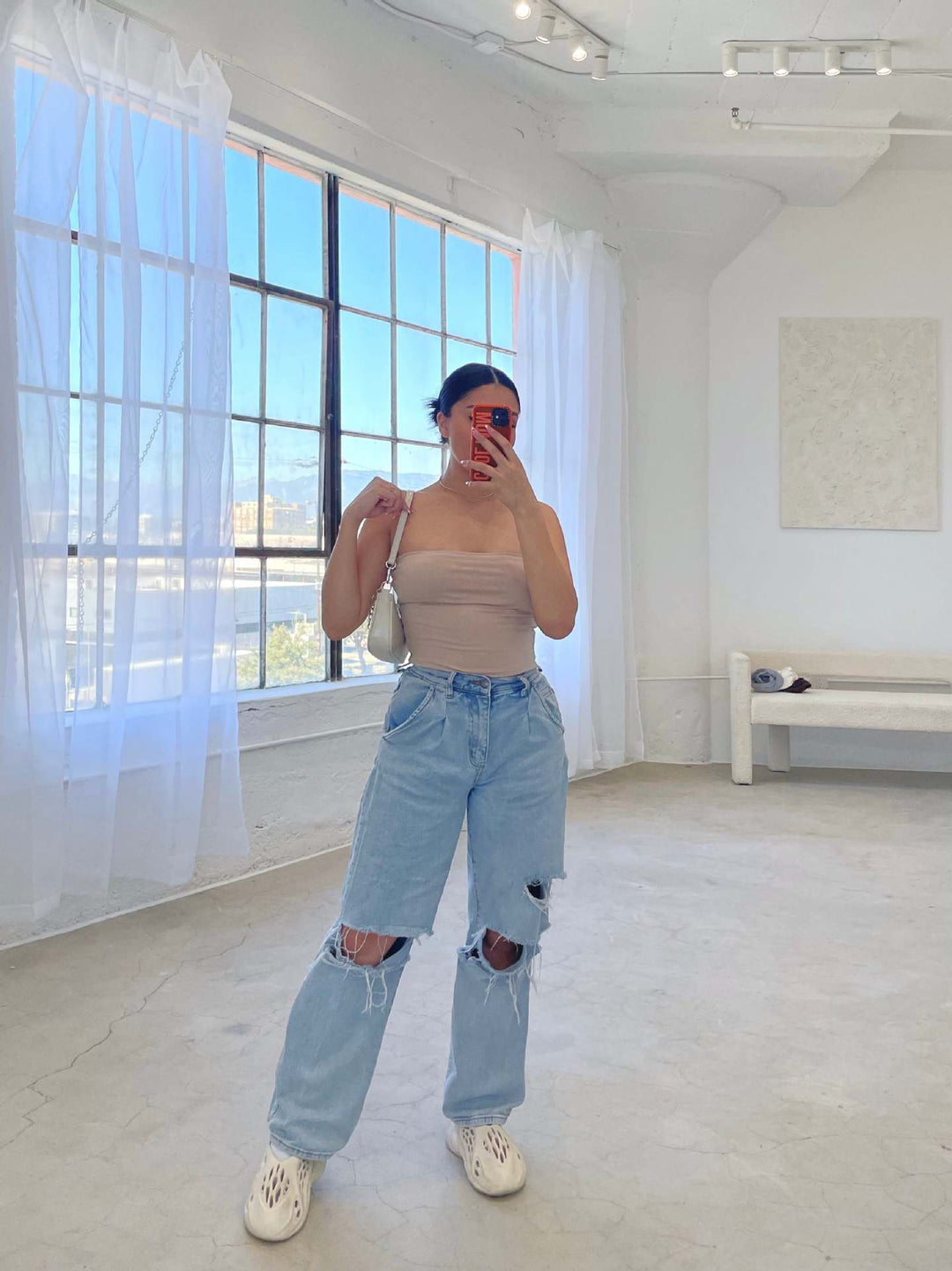 Casual women's mom jeans with trendy destroyed look Lisslune