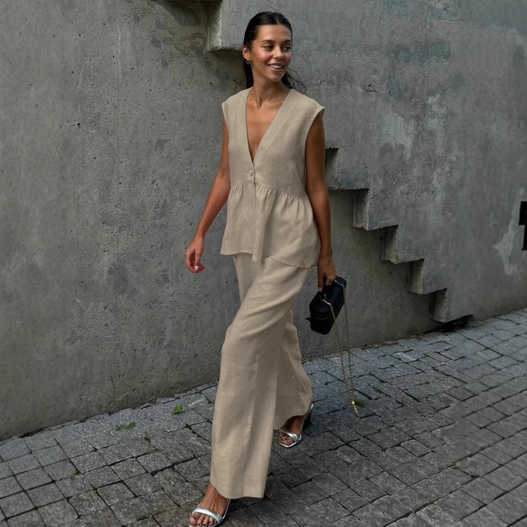 Women's airy jumpsuit with V-neckline and flowy cut Lisslune