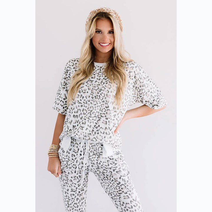 Women's Casual Set with Animal Pattern and Casual Cut