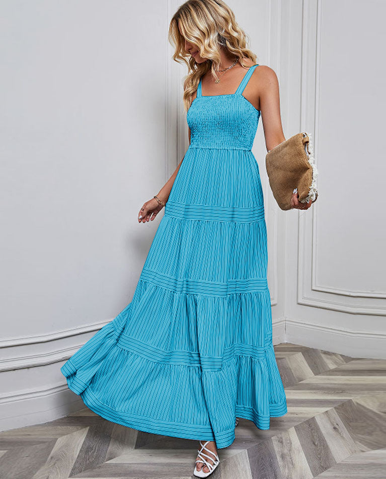 Women's maxi dress with sophisticated pleated design and elastic top Lisslune