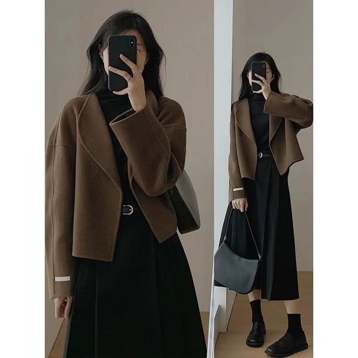Women's Fashion Short Jacket with Chic Cut and Detail-rich Seams Lisslune