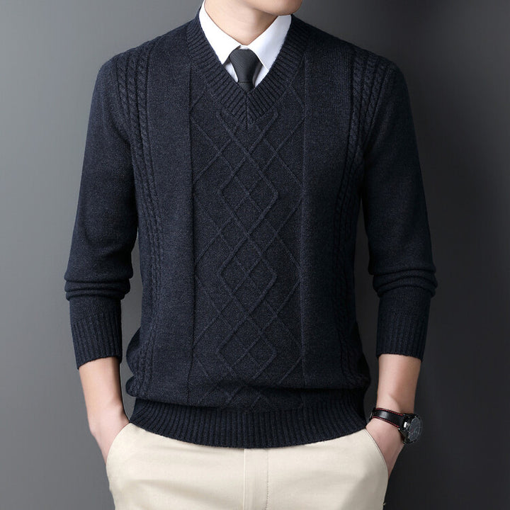 Men's V-Neck Sweater in Modern Cable Pattern Lisslune