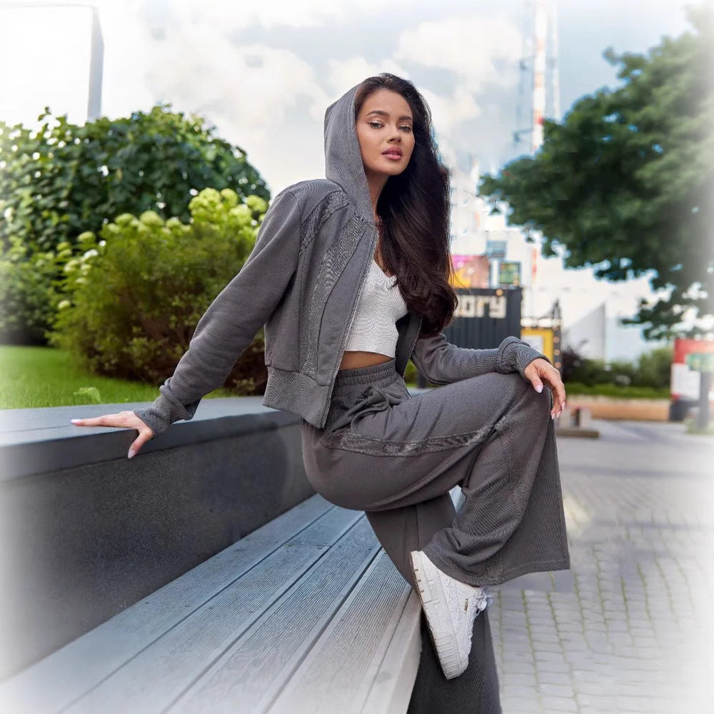 Women's sporty leisure set with cropped sweat jacket and comfortable joggers Lisslune
