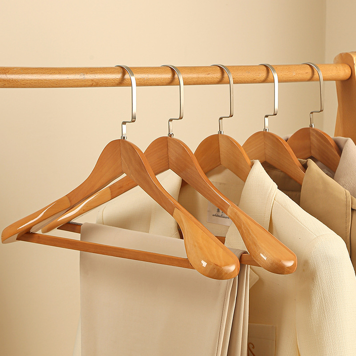 Lisslune | Oaklee Élite – Luxury Wood Hangers with Sophisticated Design