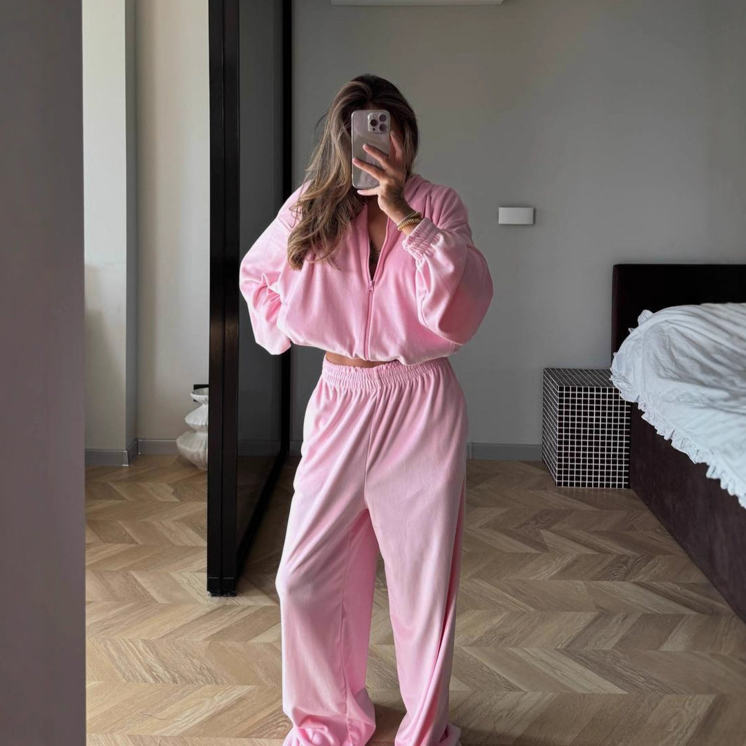 Ladies velour jogging outfit with voluminous sleeves Lisslune