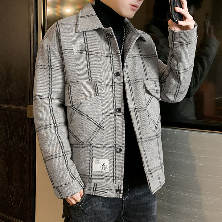 Men's stylish and lightly padded check jacket with practical flap pockets Lisslune