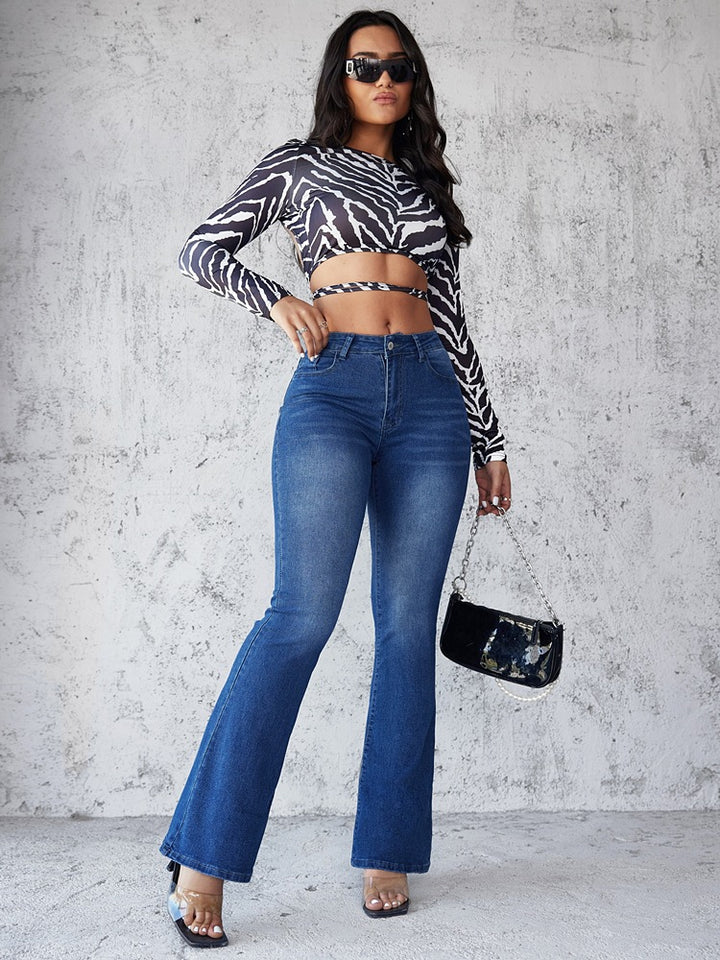 Ladies Flared Jeans in modern design with high waist and extravagant wash Lisslune