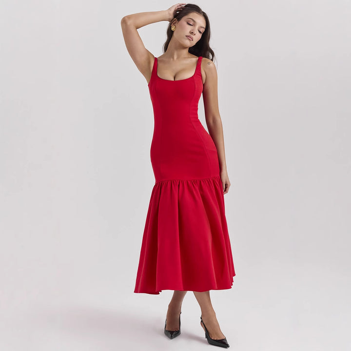 Women's maxi dress with chic waist emphasis and voluminous skirt