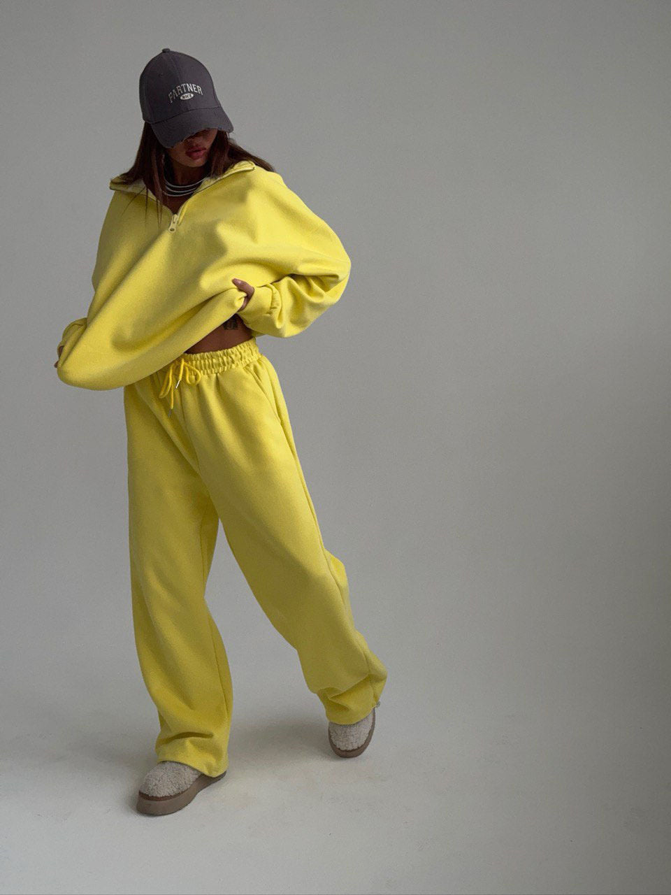 Women's sporty hooded pullover with half zipper Lisslune