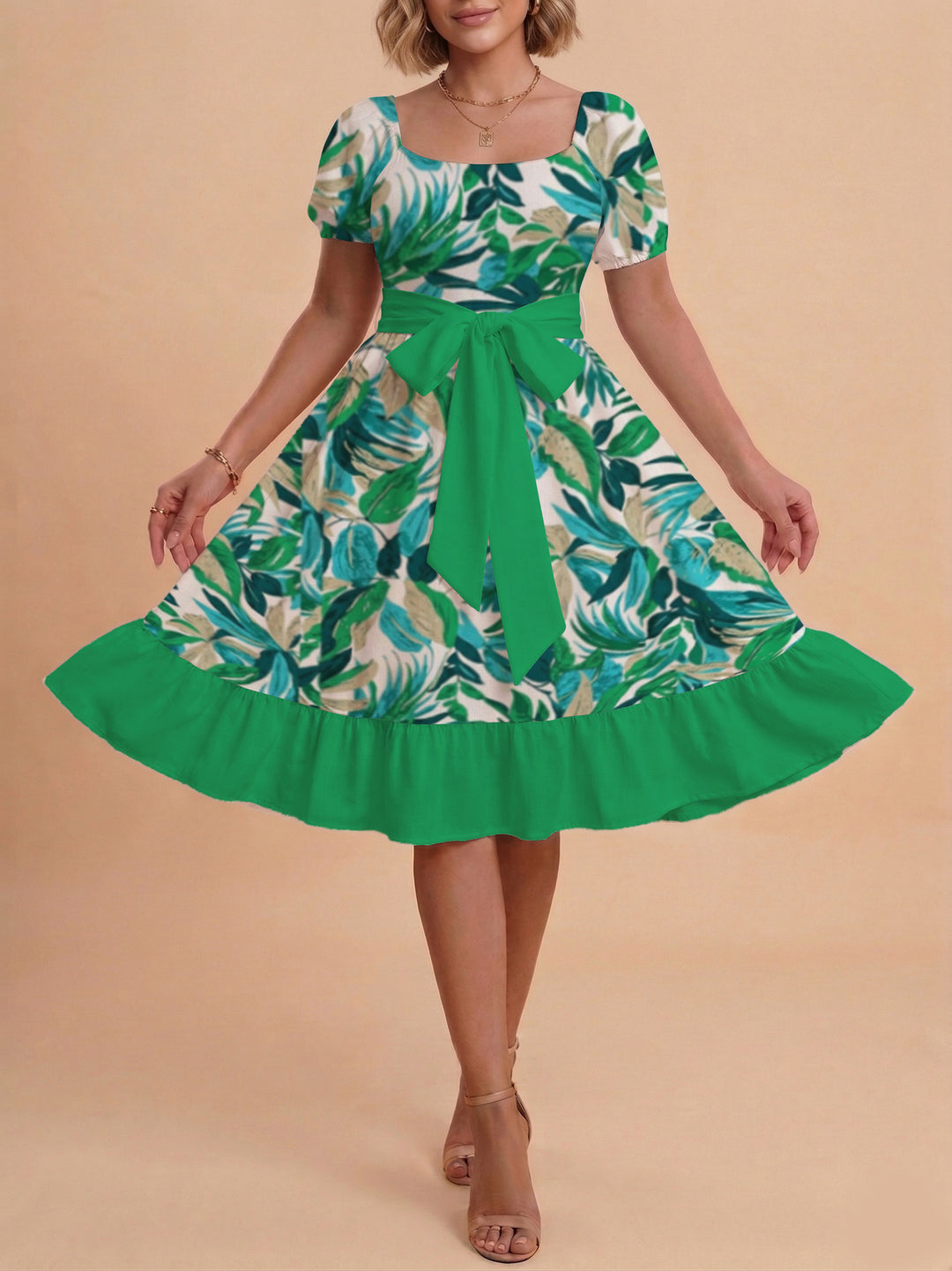 Women's dress with tailored fit and playful floral pattern Lisslune
