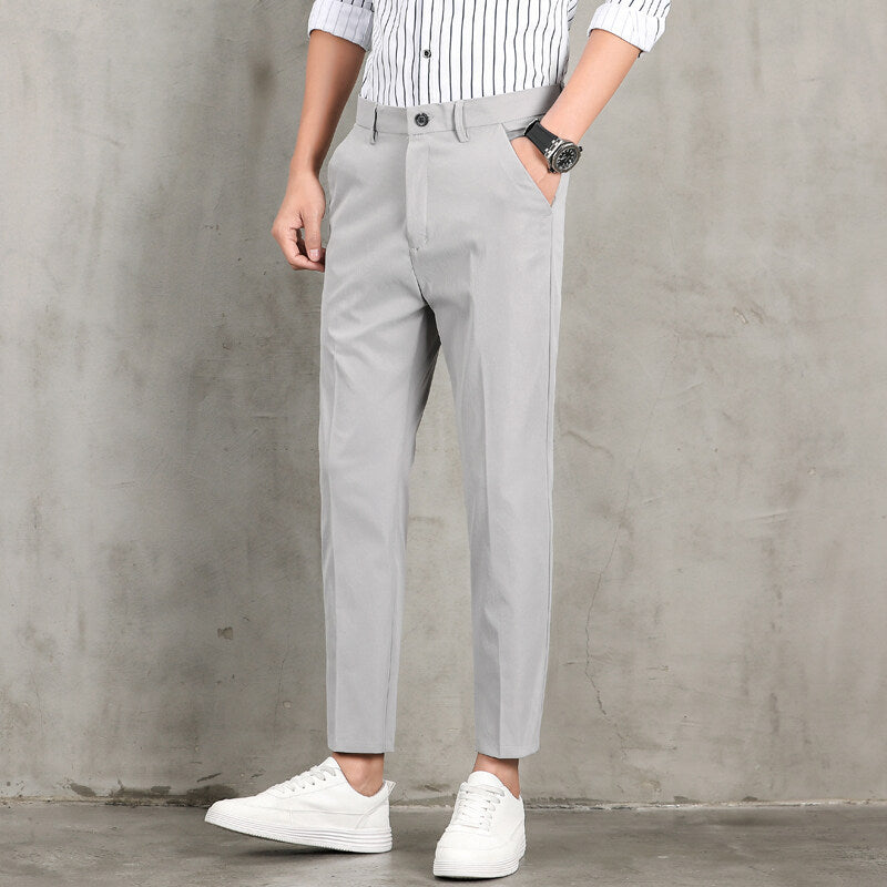 Men's modern chinos with a slim fit cut and practical side pockets Lisslune