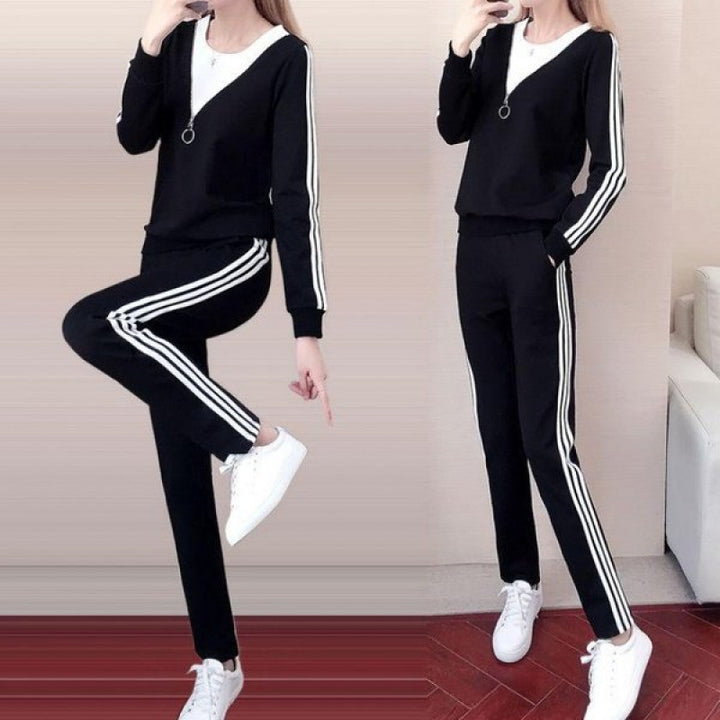 Women's sporty lounge set with fashionable zipper and striped accents Lisslune