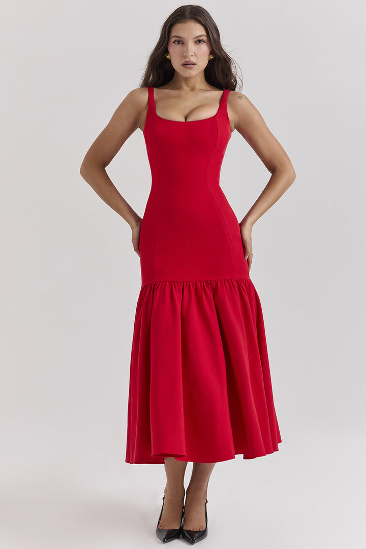 Women's maxi dress with chic waist emphasis and voluminous skirt