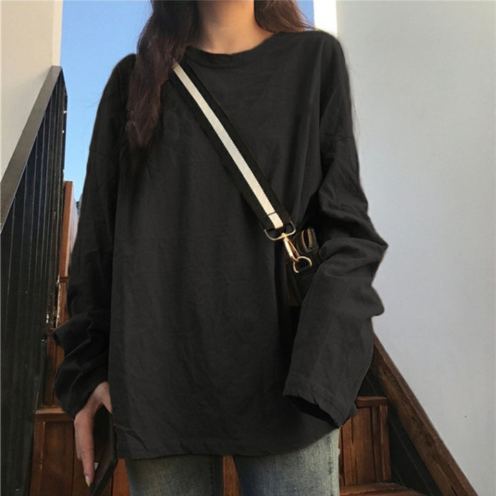 Women’s long sleeve shirt with classic cut and high-quality cotton material