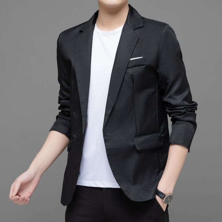 Men's modern blazer with an elegant fit and practical pockets Lisslune