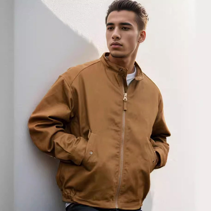 Men's functional outdoor jacket with adjustable hood collar and practical zip pockets Lisslune