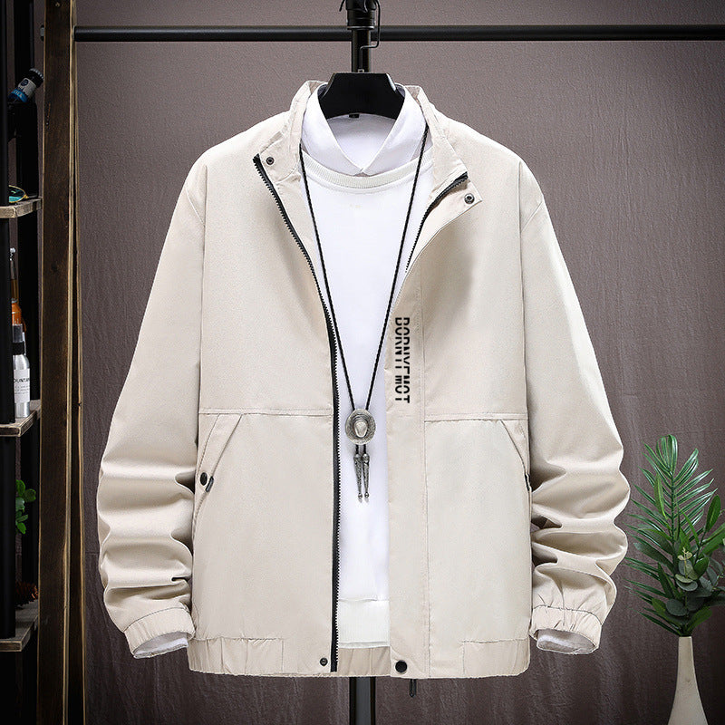 Men's lightweight transitional jacket with breathable properties and practical pockets Lisslune