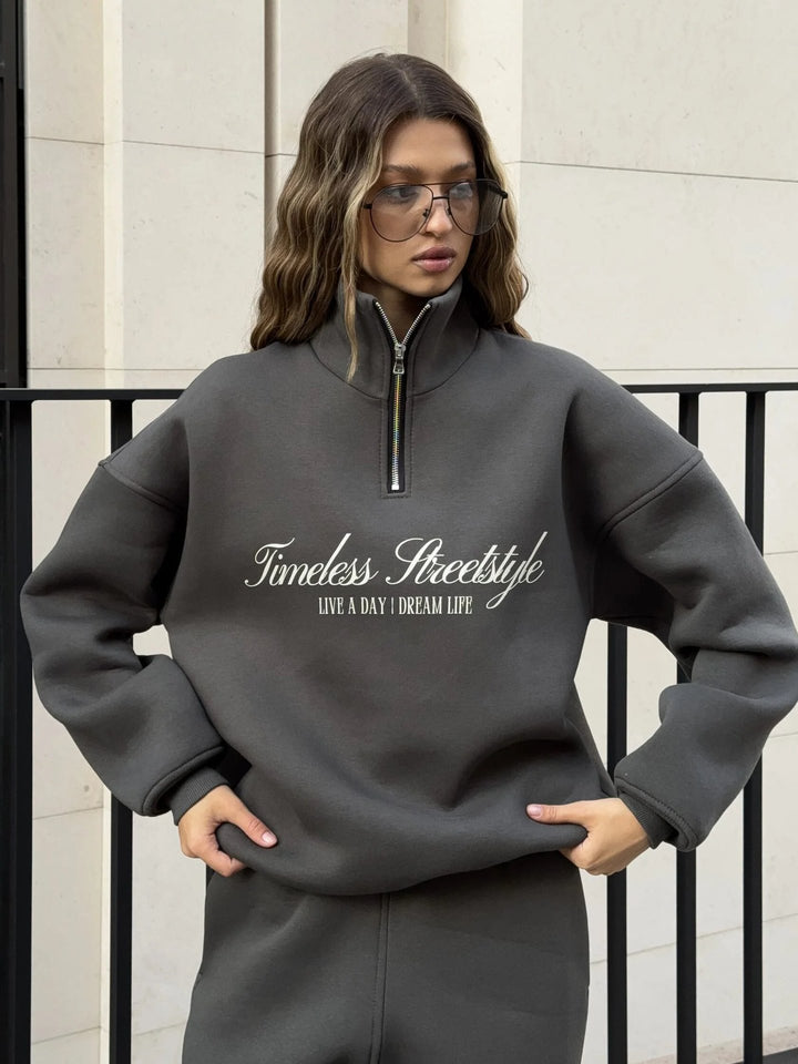 Women's sporty hoodie with stand-up collar and zipper Lisslune
