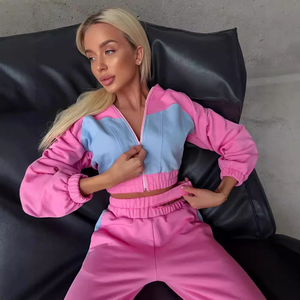 Women's sporty loungewear set made of soft material with kangaroo pocket Lisslune