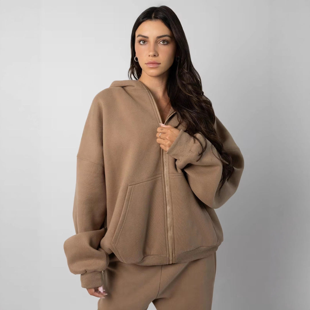Ladies sporty fleece suit with high collar and practical pockets Lisslune