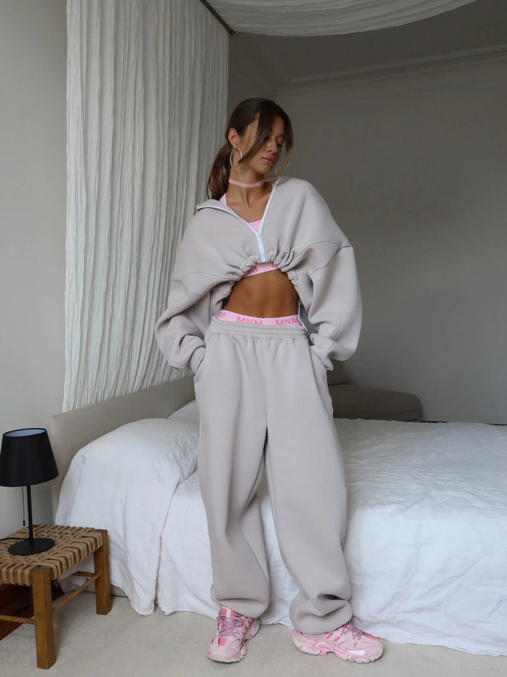Women's sporty cropped hoodie and wide jogger pants set Lisslune