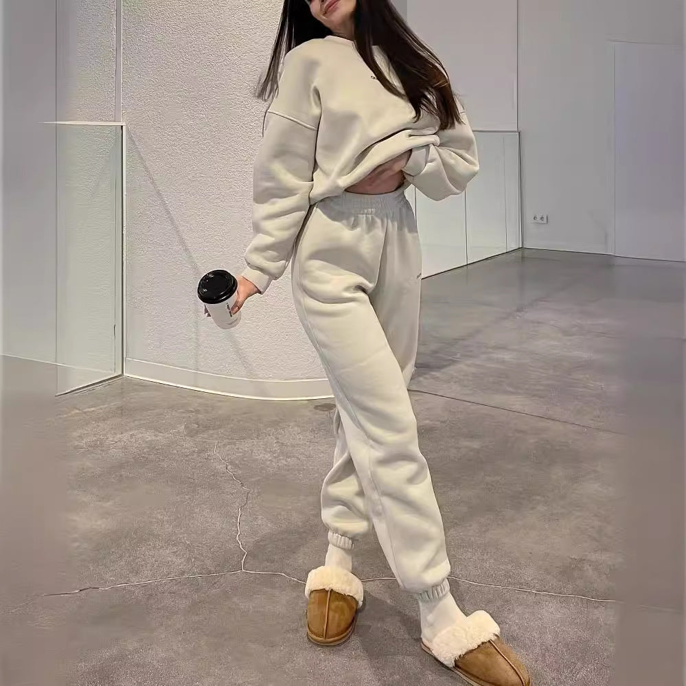 Women's sporty set with round neck and elastic waistband Lisslune