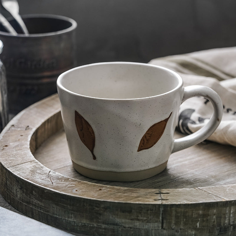 Lisslune | Mug with hand-painted leaves