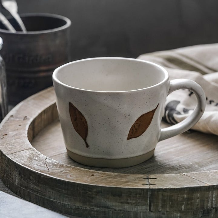 Lisslune | Mug with hand-painted leaves