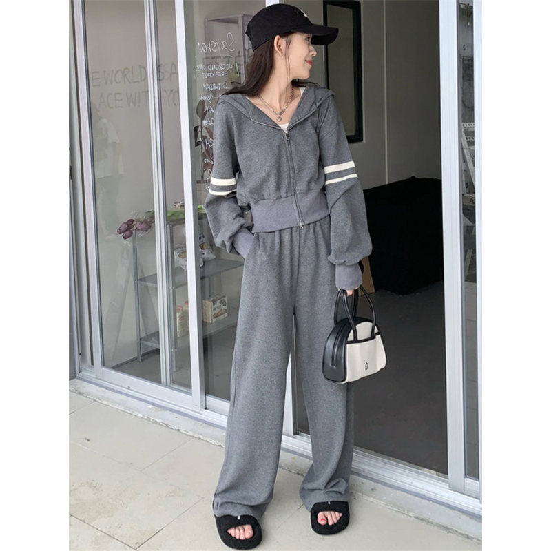 Women's sporty hoodie and jogging pants set with sporty zipper and wide cut Lisslune