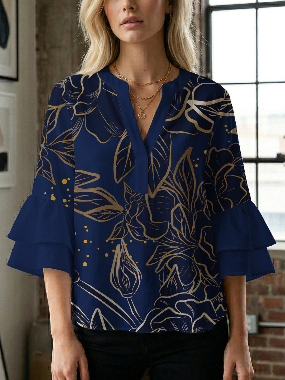 Ladies blouse with voluminous ruffled sleeves and floral print Lisslune