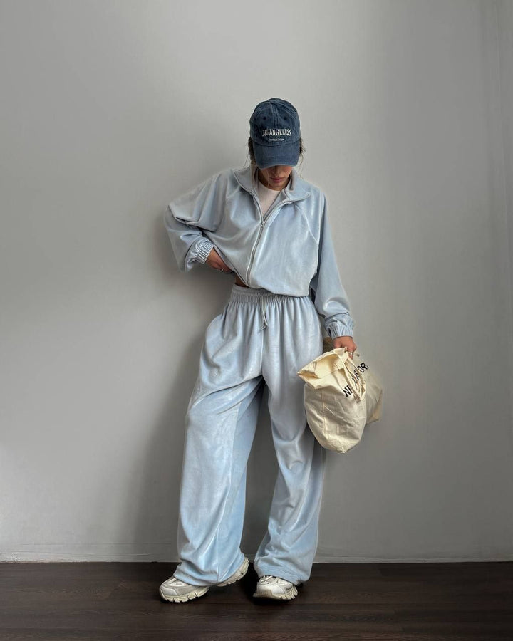 Women Sports Suit Chic & Stylish
