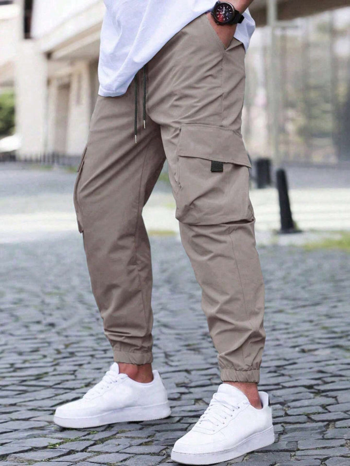 Men's practical cargo jogging pants with elastic waistband and several side pockets Lisslune