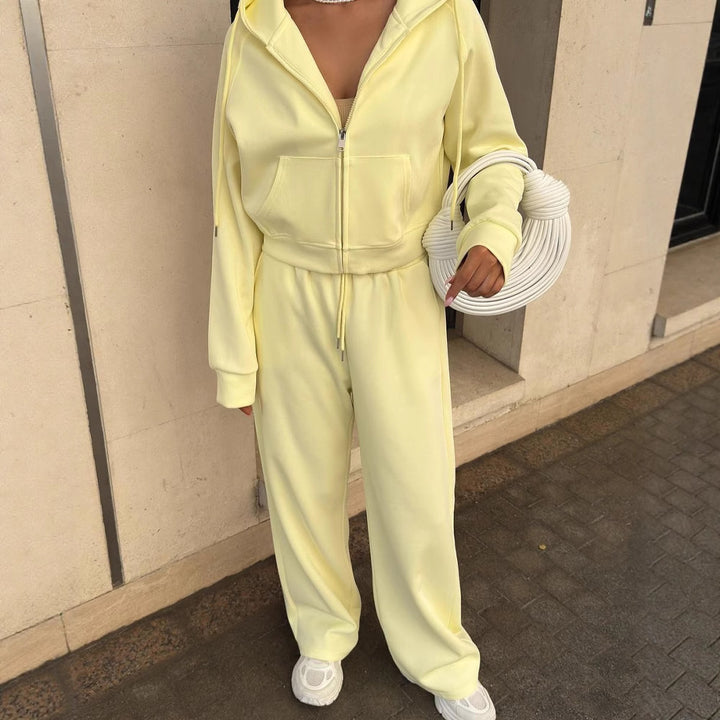 Women's sporty jumpsuit with cropped jacket and wide pant design Lisslune