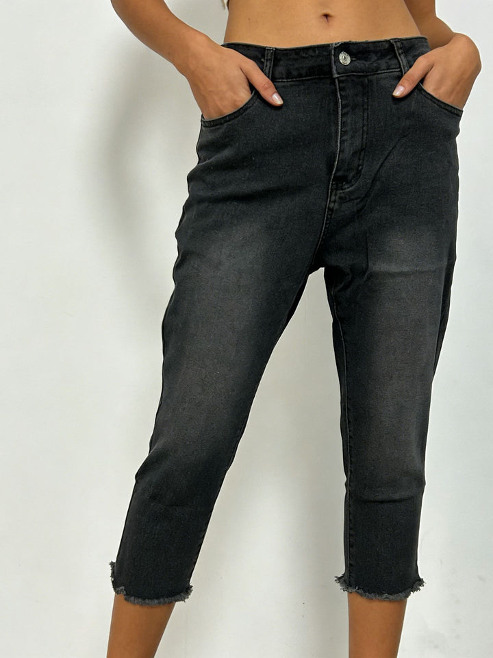 Women's casual high-waist jeans with frayed hem and trendy cut Lisslune