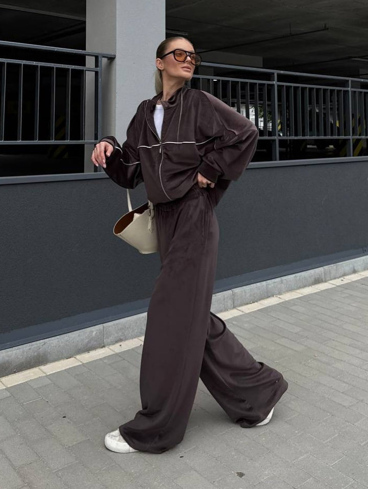 Ladies sporty velour lounge set with high waist and wide trousers Lisslune